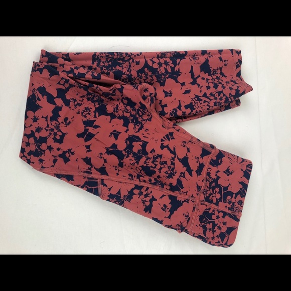 LuLu Final lap Crop Sz 4 - Picture 4 of 9